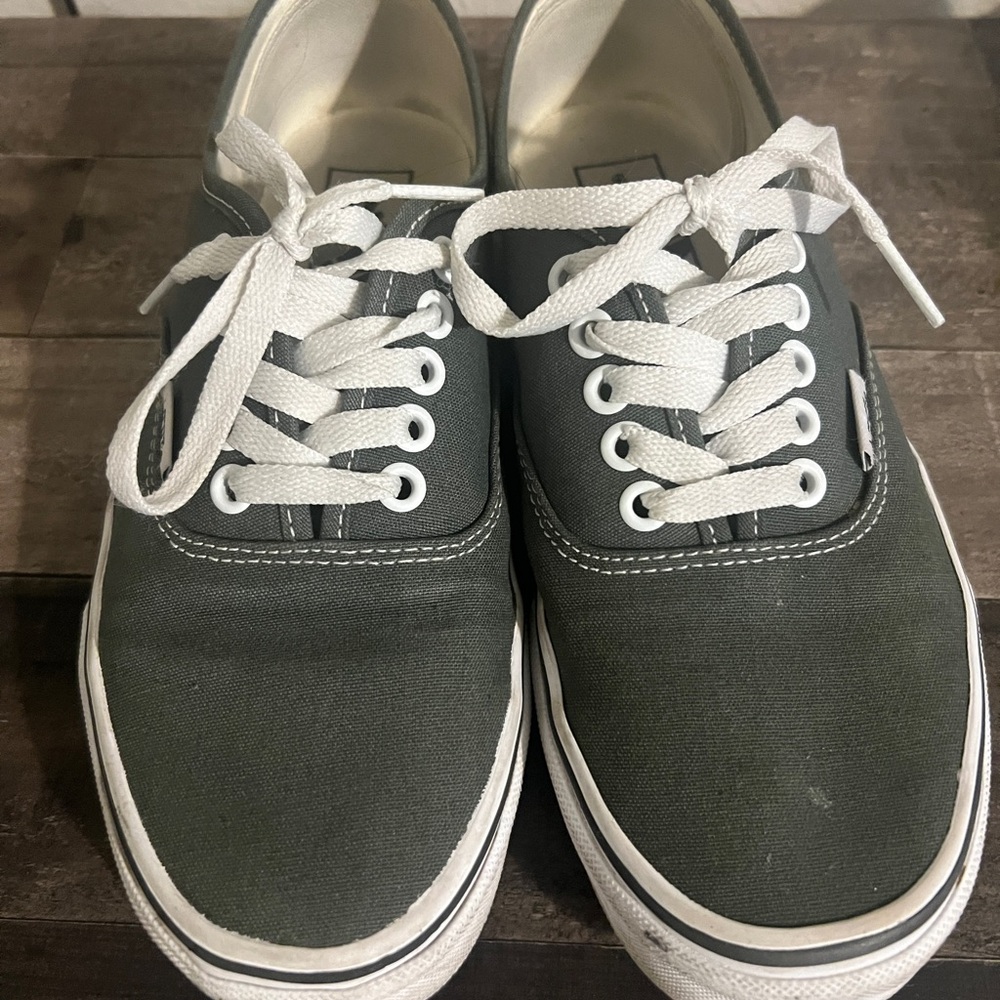 Vans Authentic Green Men's 7/Women’s 8.5 Shoes
